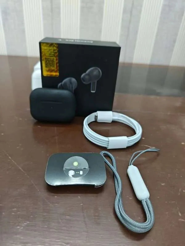 Made in USA Airpods Pro (2nd generation) with MagSafe Charging Case (USB‑C) With Active Noise Cancellation